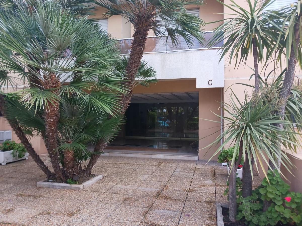 Rez-De-Jardin Grand Studio Apartment Cros-de-Cagnes Exterior photo